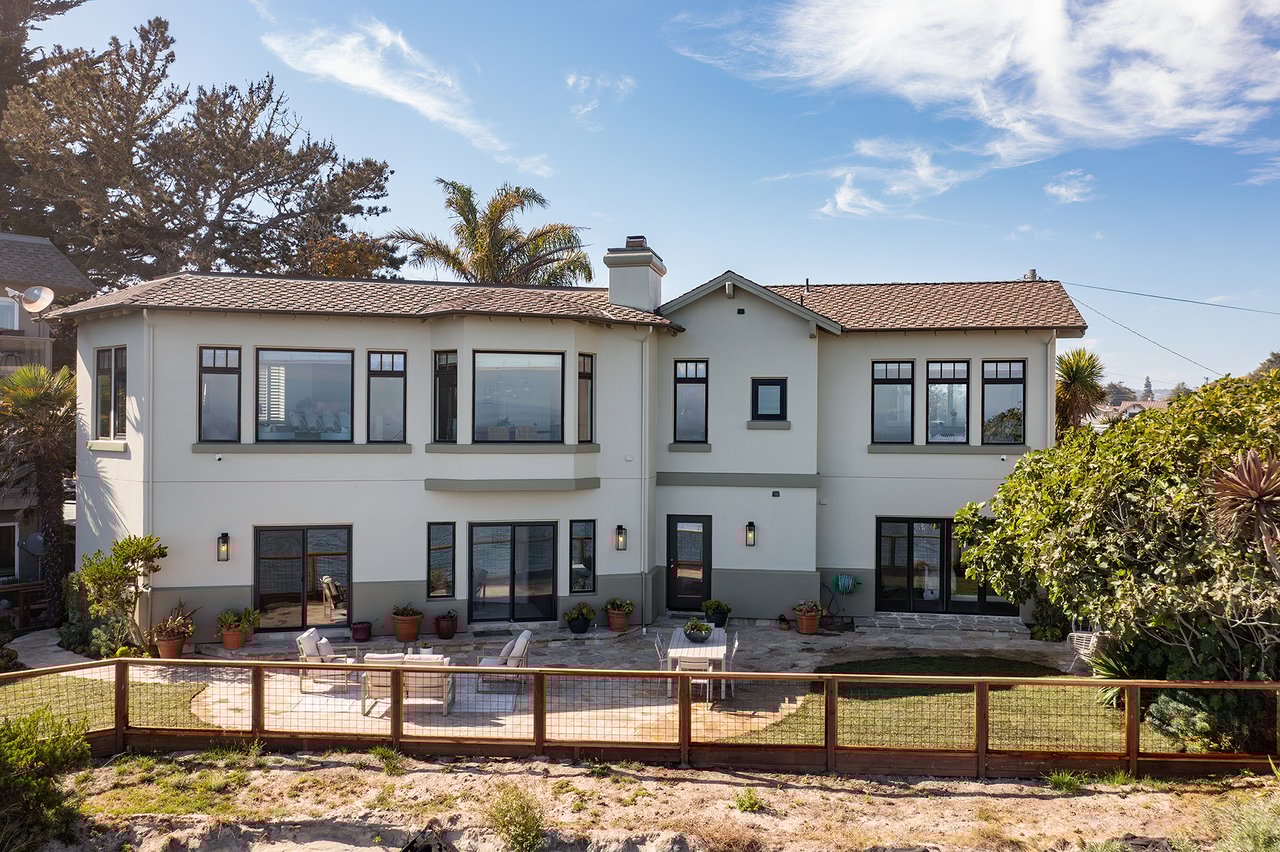 Capitola Oceanfront Retreat - 4840 Cliff Drive