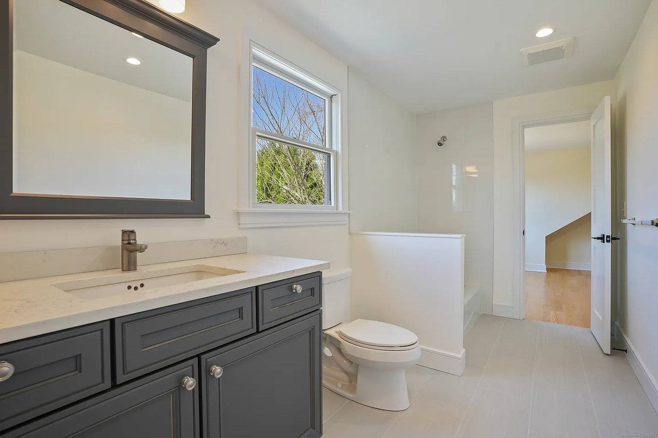 160 Old Hawleyville Rd