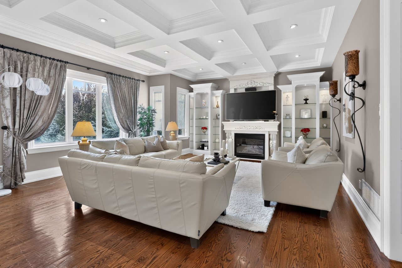 2513 Sharon Cres