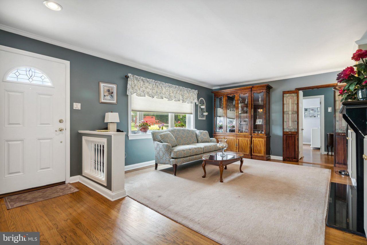 320 Rose Ln
