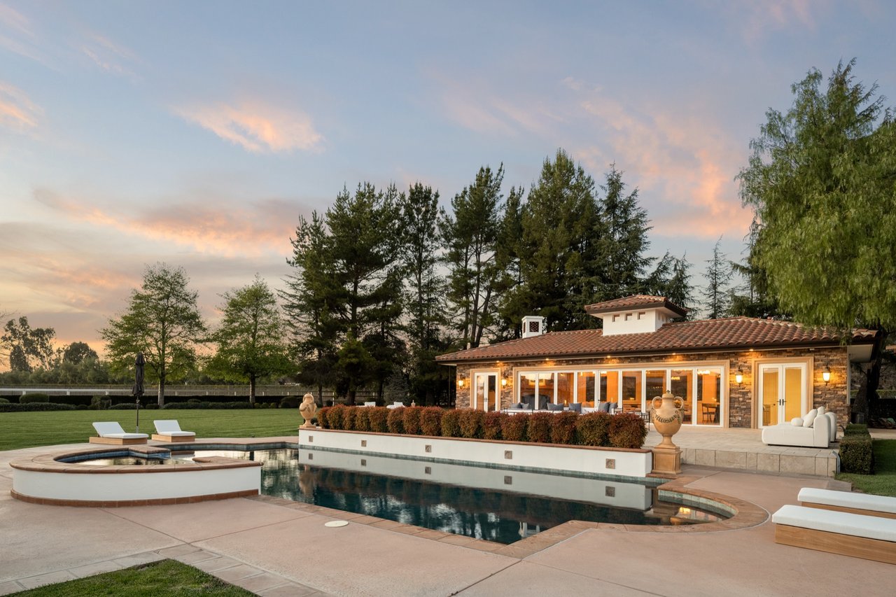 2370 Refugio Rd