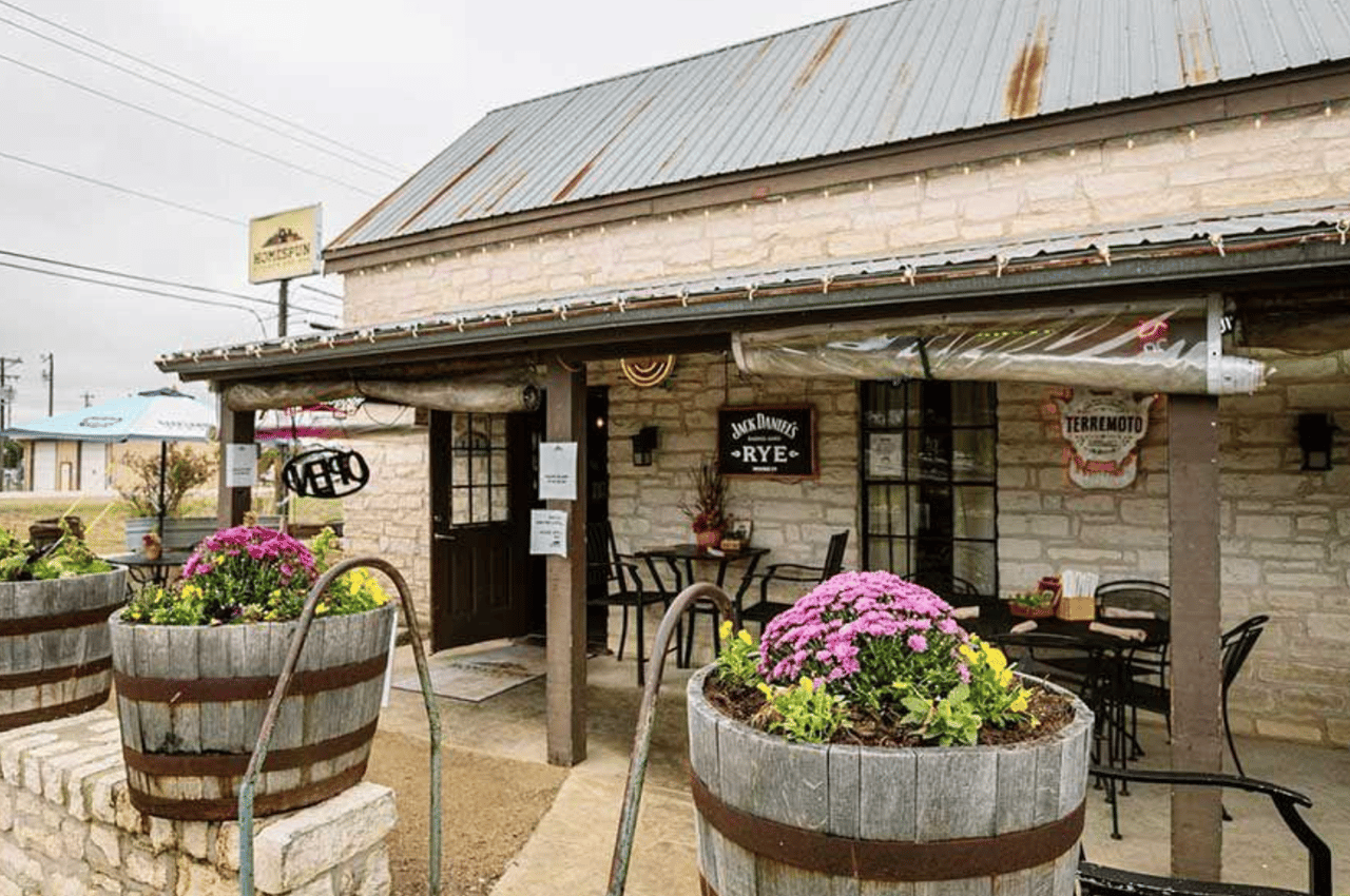 Homespun Kitchen & Bar | Where to Eat in Dripping Springs, TX