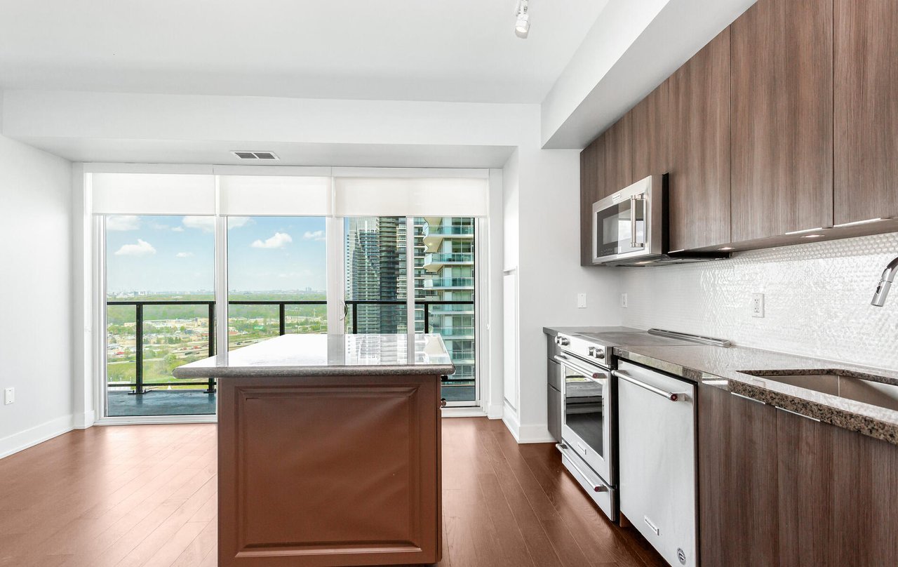 30 Shore Breeze Drive Unit: 2213