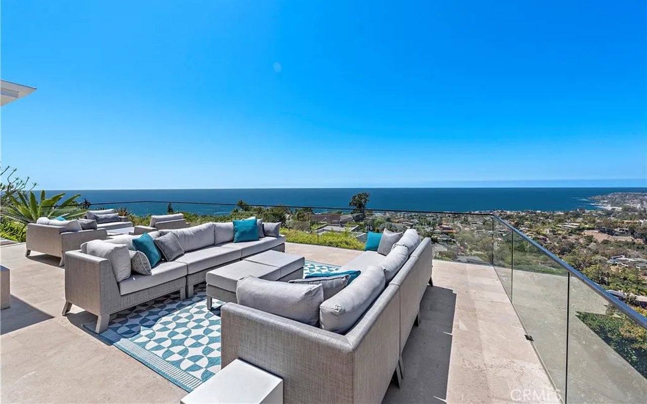 940 Summit Drive, a Stunning Contemporary Designer Home by Morris Skenderian