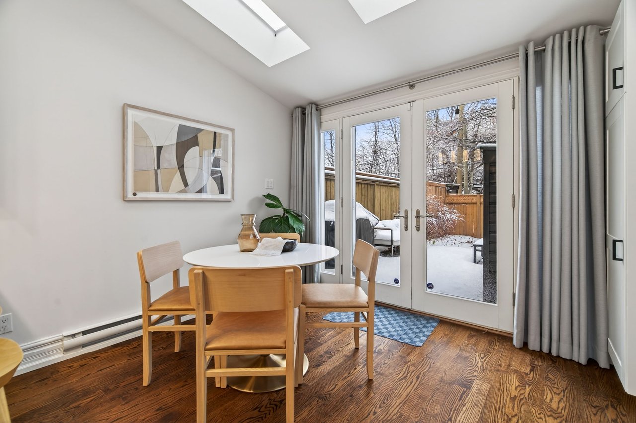 Standout Residence In Coveted Summerhill