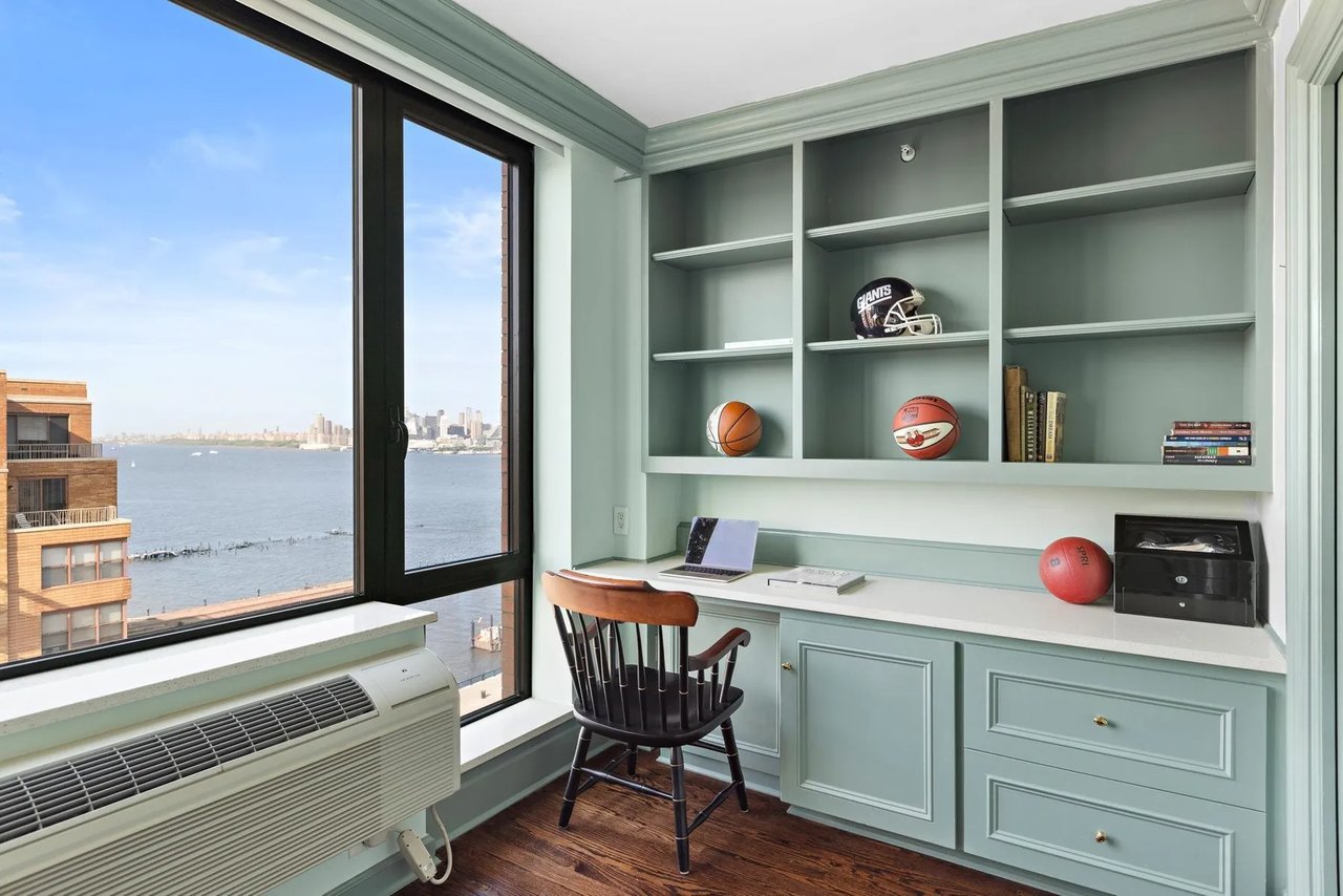 HOBOKEN WATERFRONT LIVING