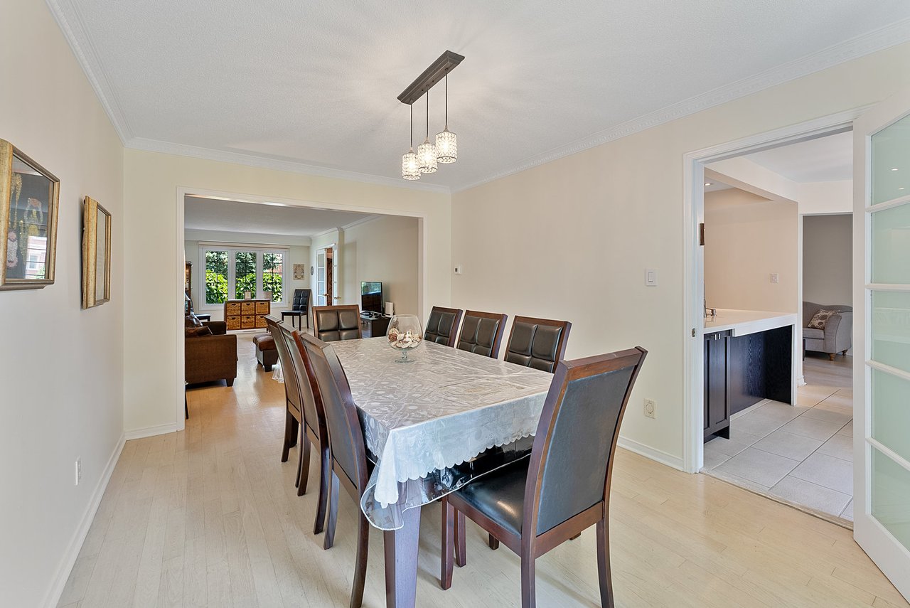 28 Thornway Ave