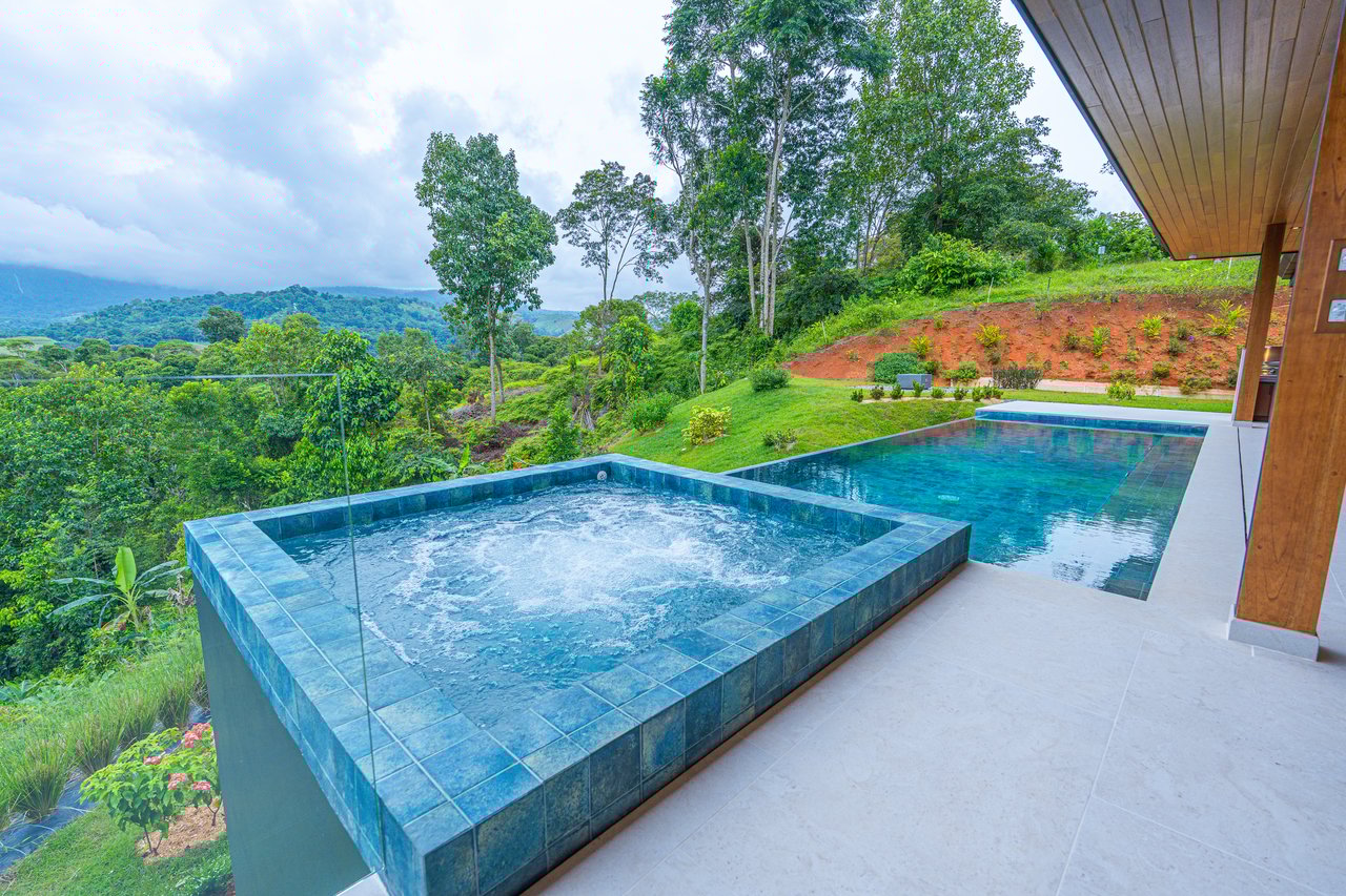 3 Bedroom Luxury Modern Tropical Home in Dominical