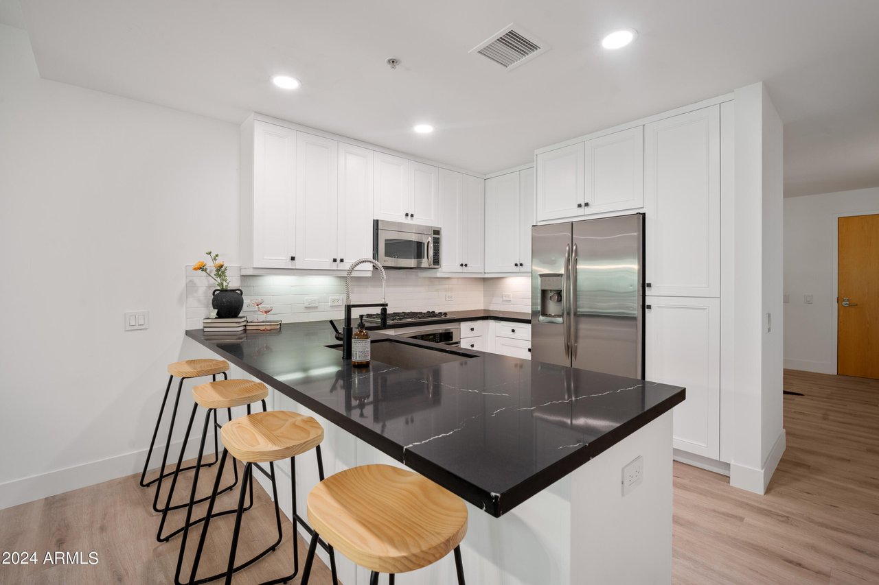 7157 E Rancho Vista Dr, #2010