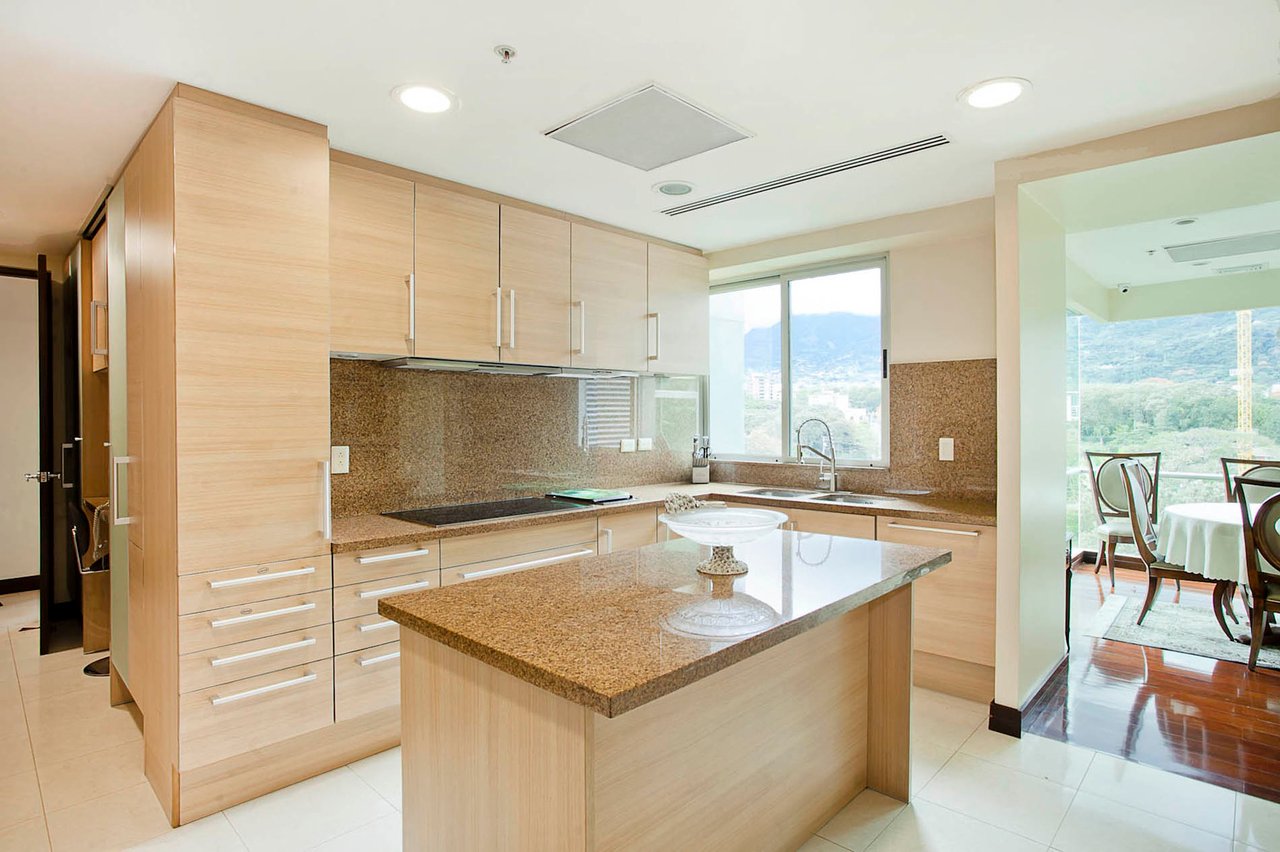 Classic Luxury View Condo, Escazu, San Jose