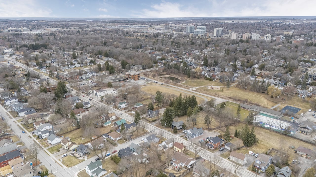 410 Eagle Street, Newmarket, ON L3Y 1K6