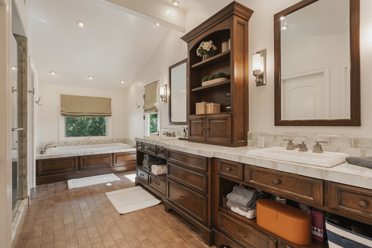 18162 Stratford Circle