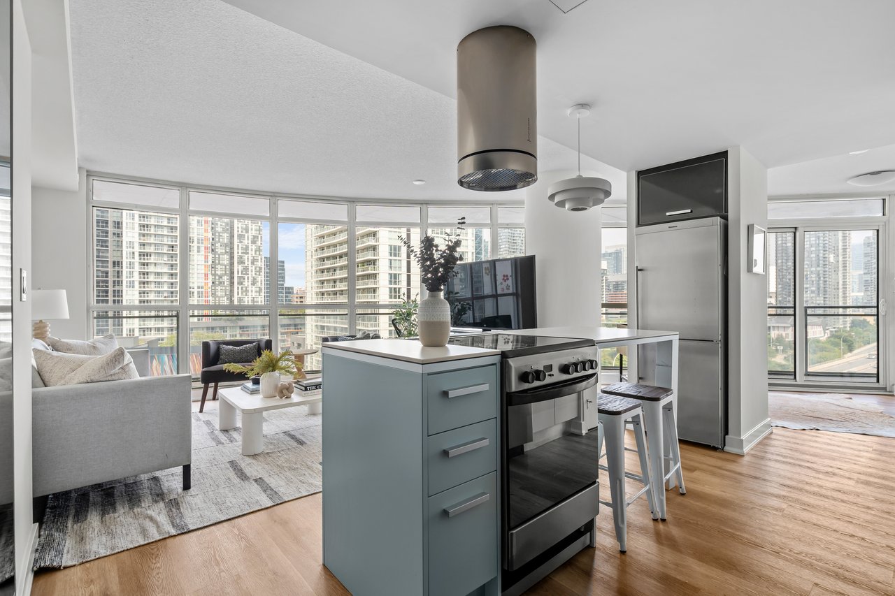 38 Dan Leckie Way 1208