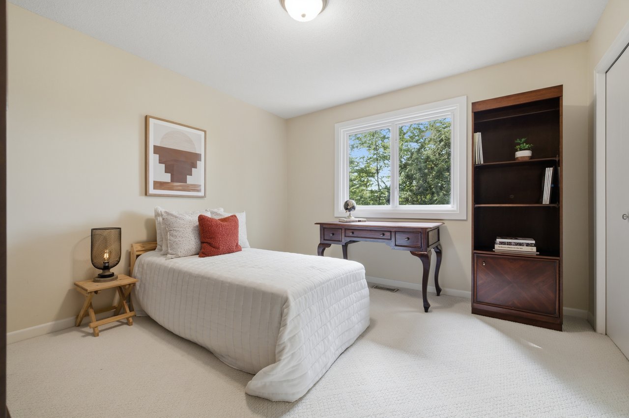 Rare Court Location on Oakville Golf Course