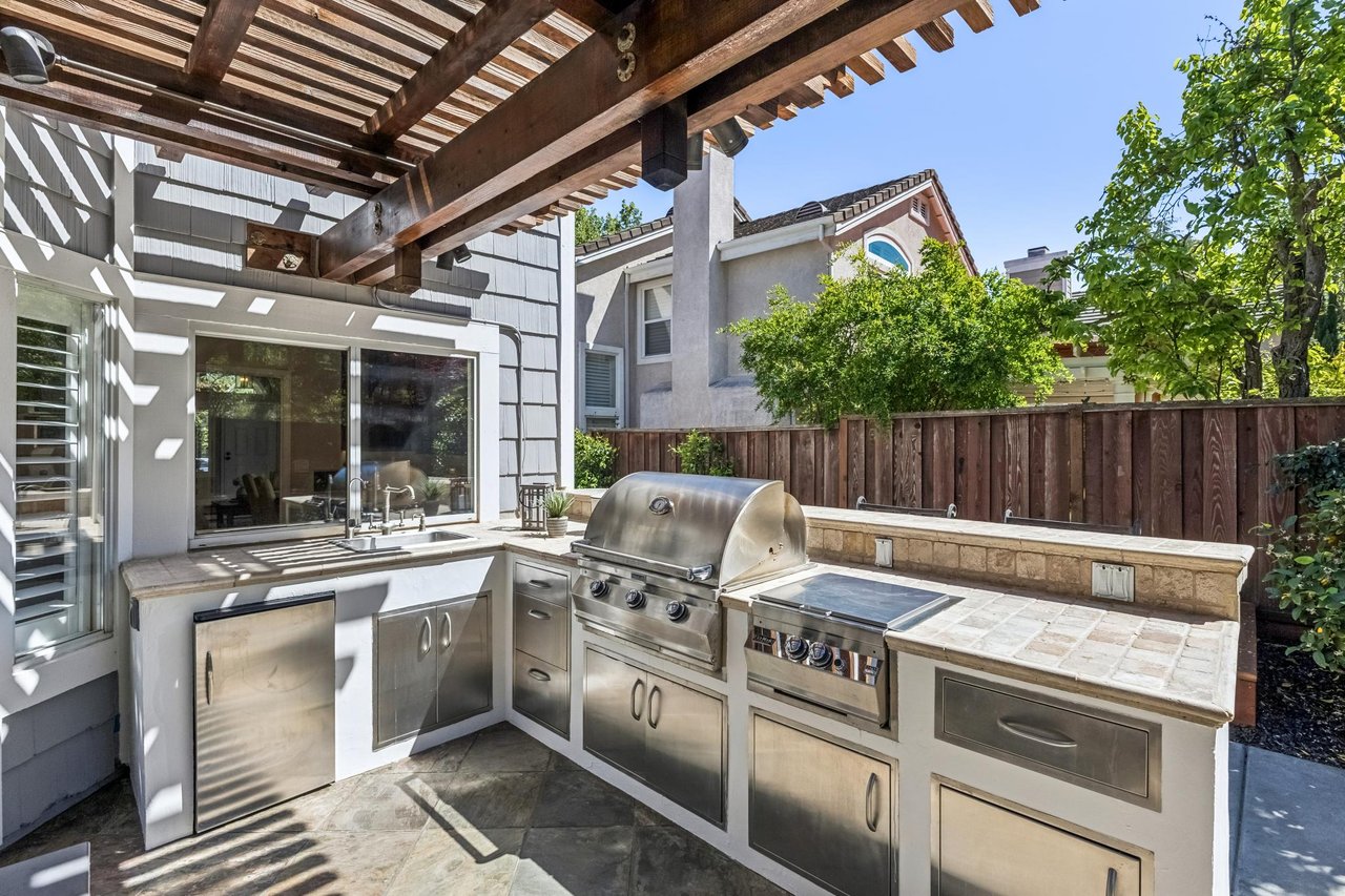 2426 Tapestry Way West Pleasanton