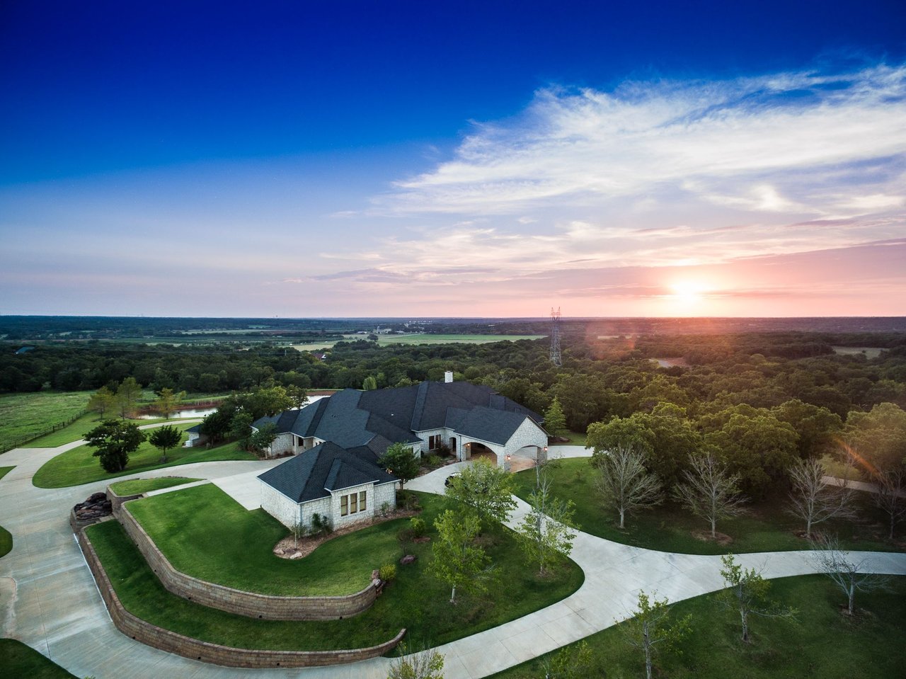 Wyatt Poindexter | Oklahoma Luxury Realtor Showcasing the Most Beautiful Luxury Homes Ever Built in Oklahoma - Wyatt Poindexter - The Agency 