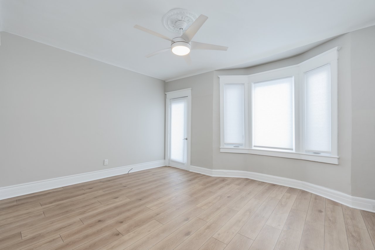 15 Indian Rd Cres #Upper