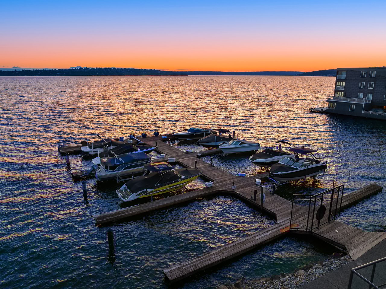 827 Lake Street S Unit: 208