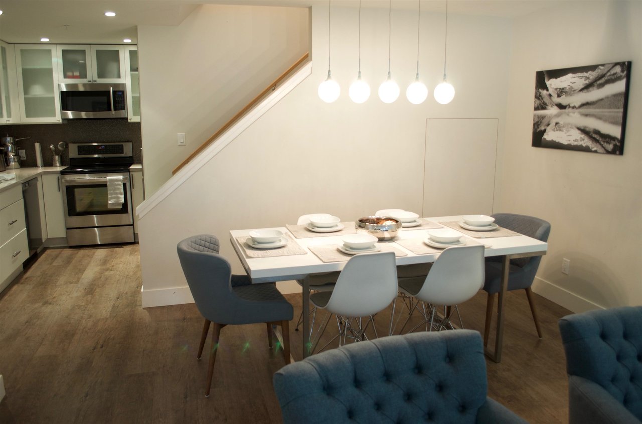 27-4637 Blackcomb Wy