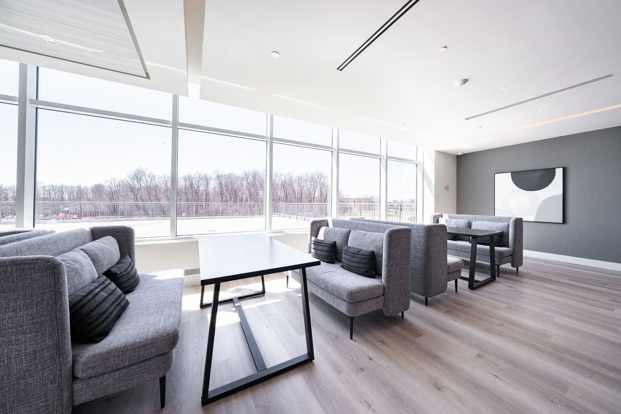 30 Upper Mall Way, A2205