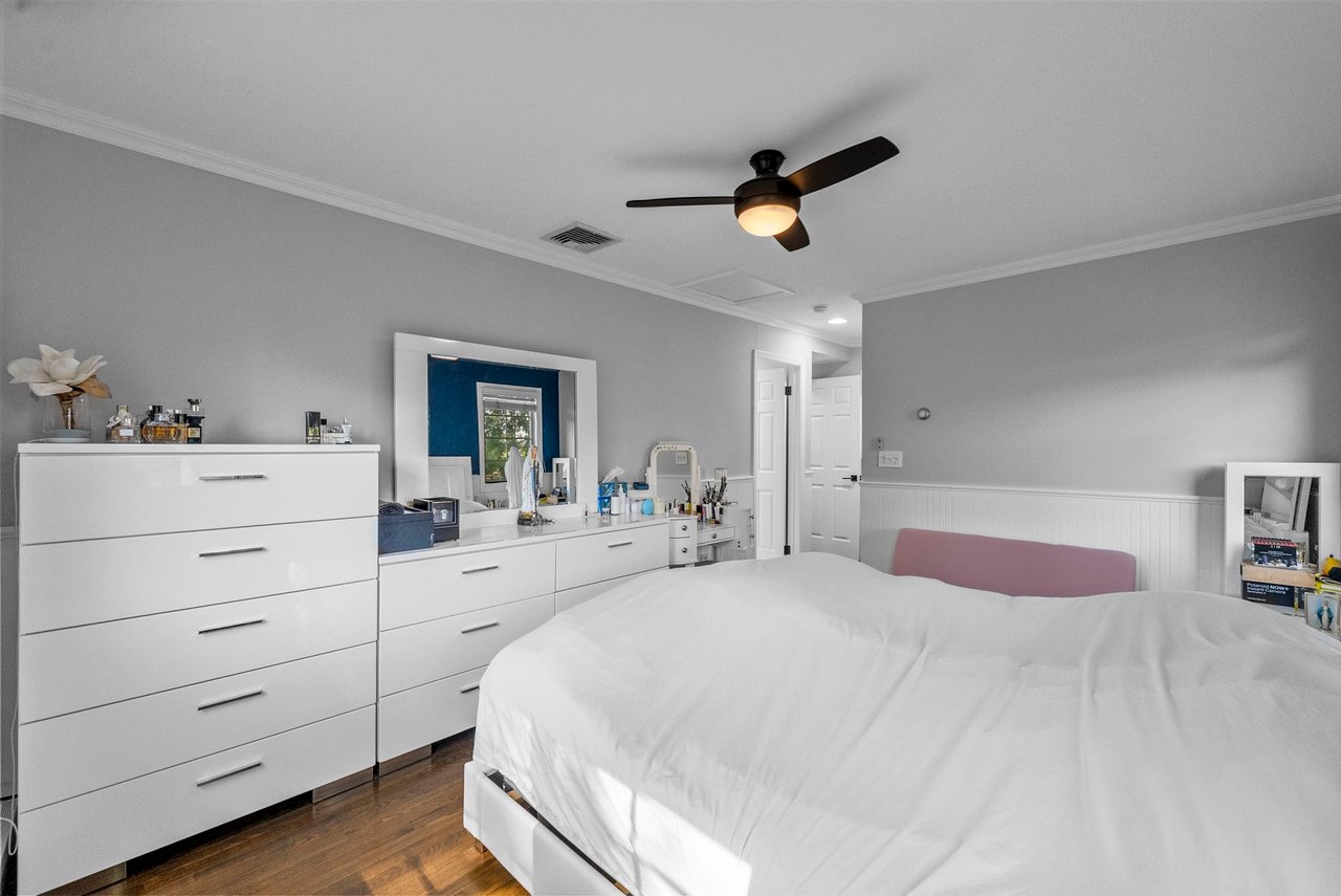 200 Hillside Ave, River Edge, NJ 07661