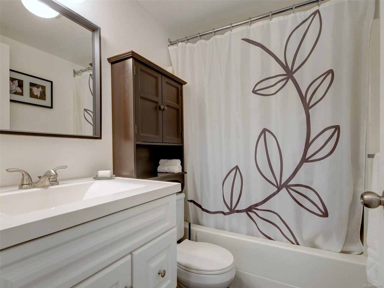 207-873 Esquimalt Rd