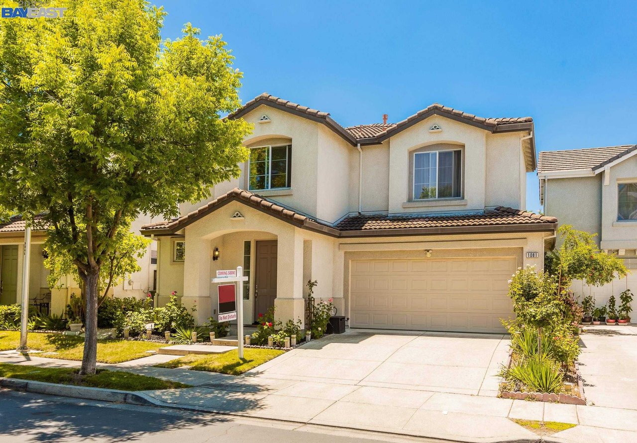 1081 Azalea Ln
