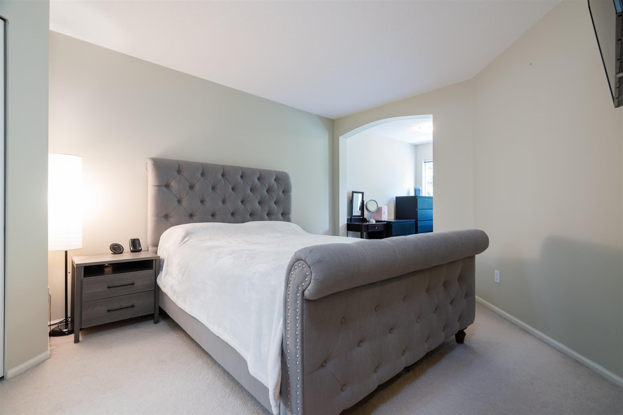 206-7330 Salisbury Ave