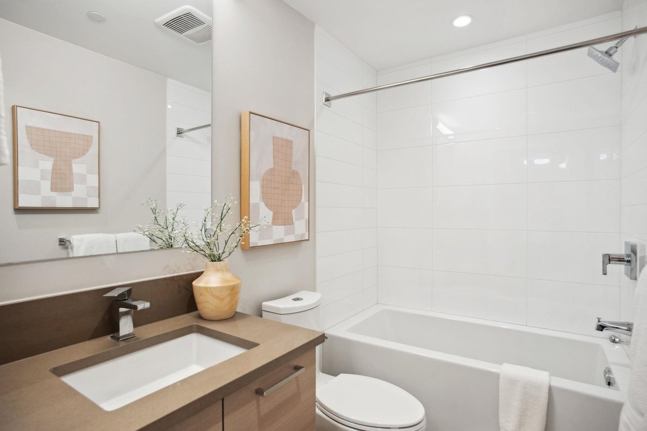 205-3451 Sawmill Cres