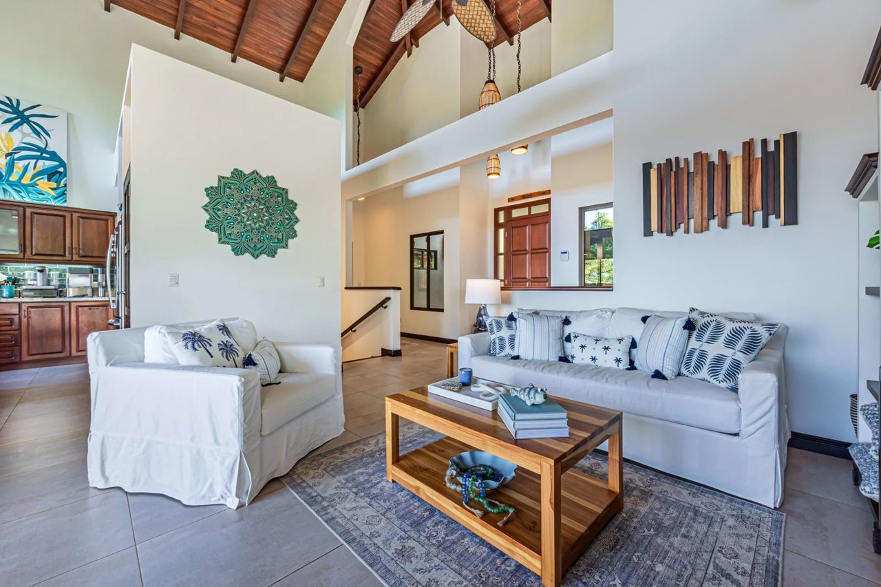 Luxurious Ocean View Coastal Retreat