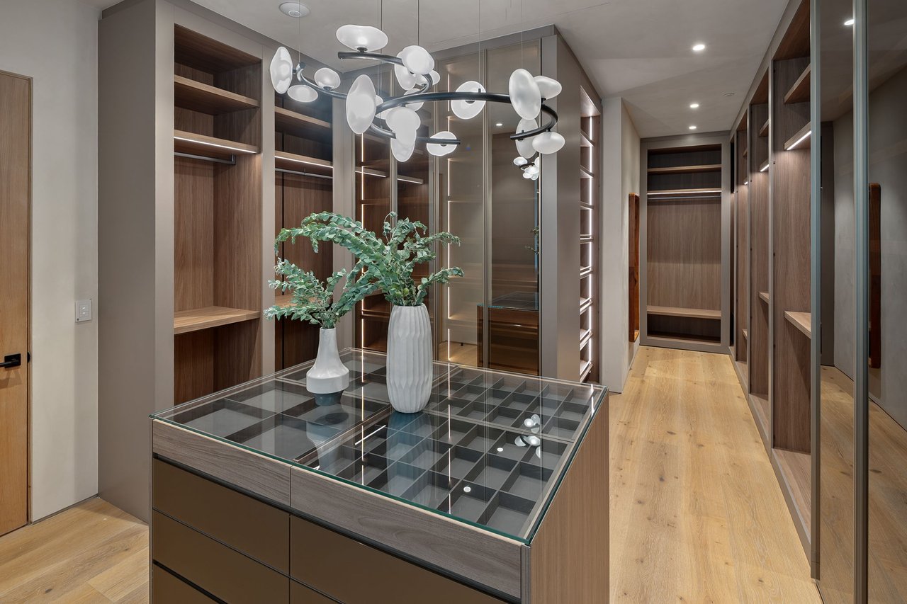 528 Marguerita Avenue