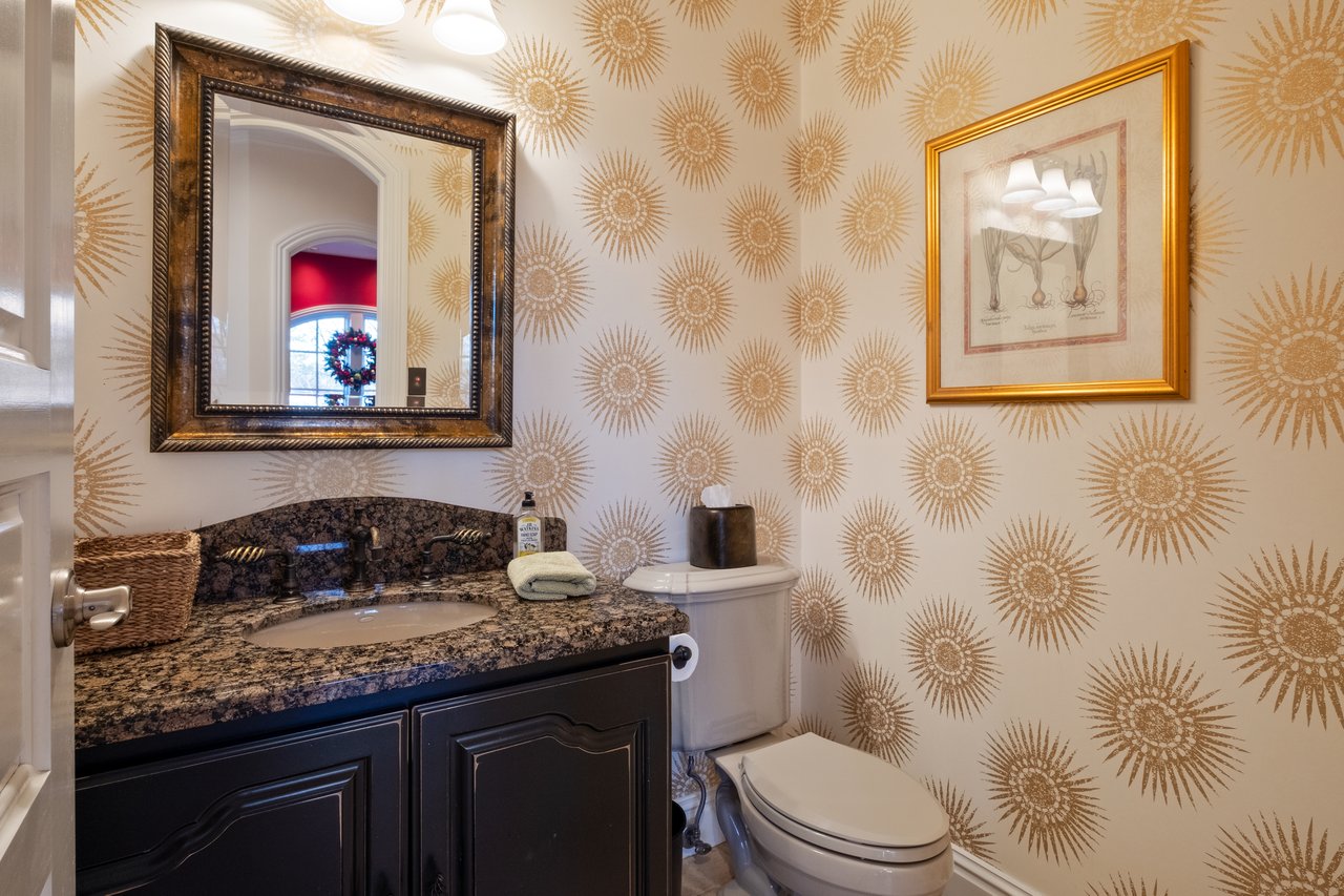 A Town & Country Sanctuary on 2+ Acres With a Surprising Backdrop 
