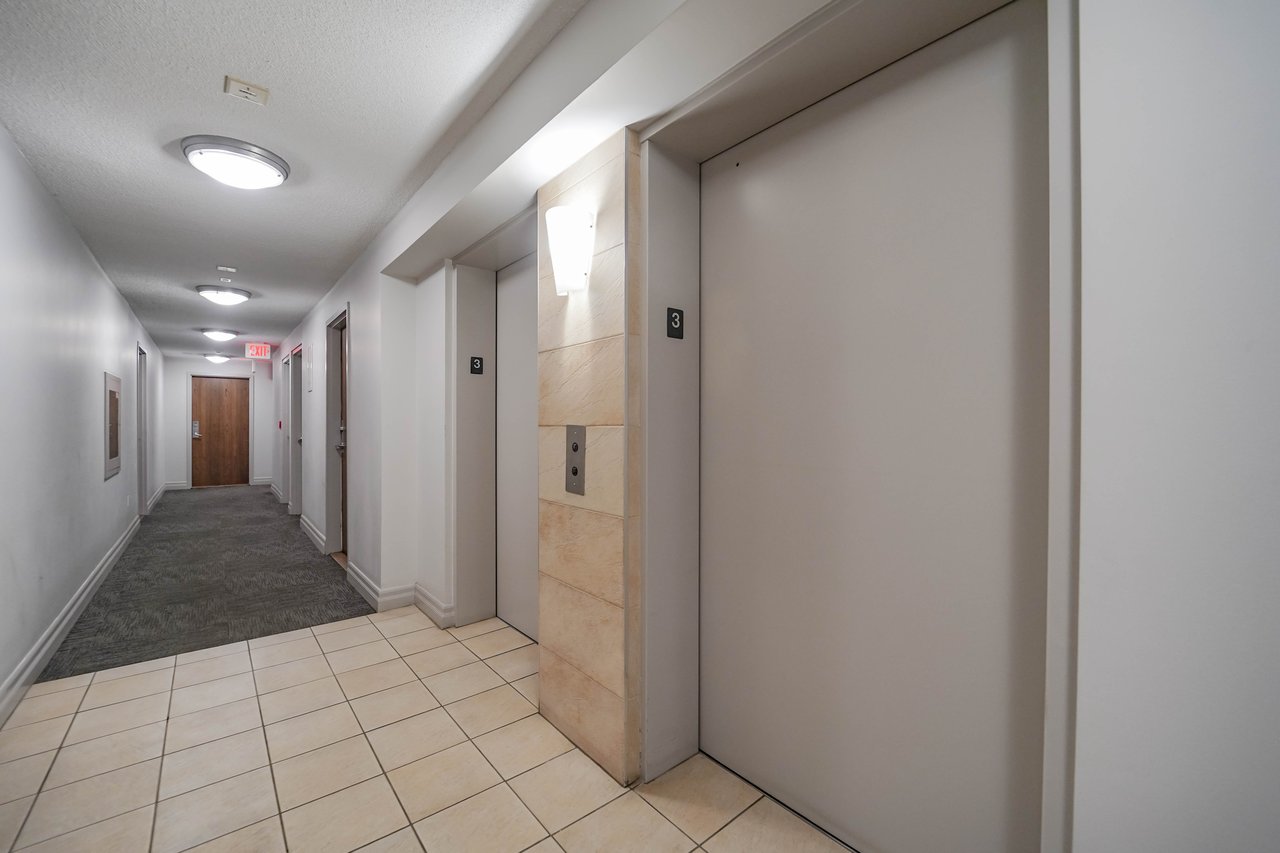 2772 Keele St 303