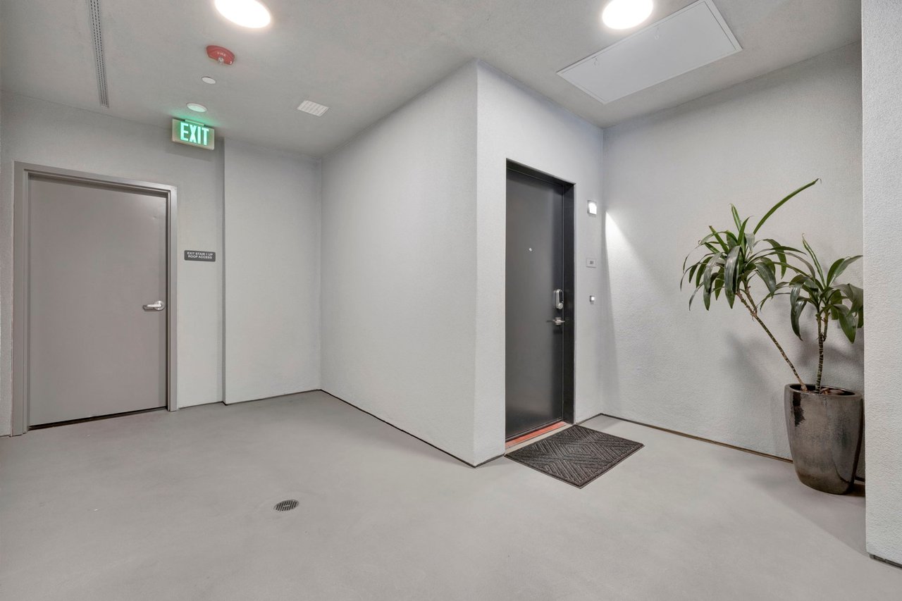 178 S Euclid Ave #301