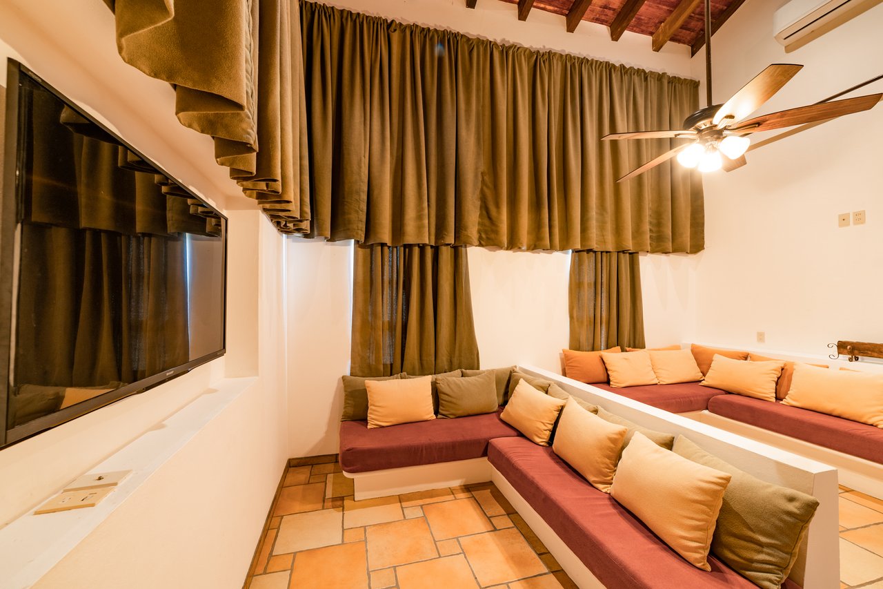 5 Bedroom, Single Family Home, Villa Encantada 