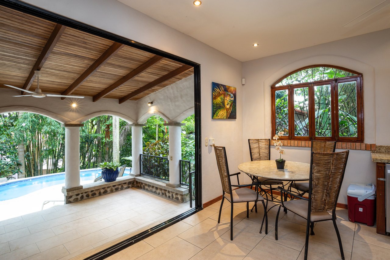 Villa Bailarin, Jungle Elegance