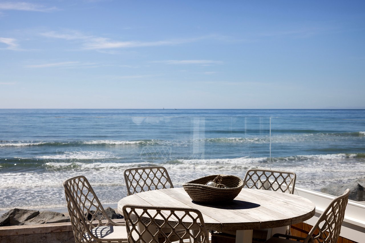 1880 N El Camino Real 23