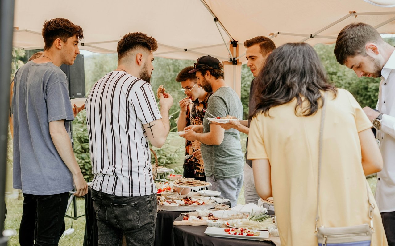 15 Housewarming Party Tips That Keep It Simple (and Actually Fun)