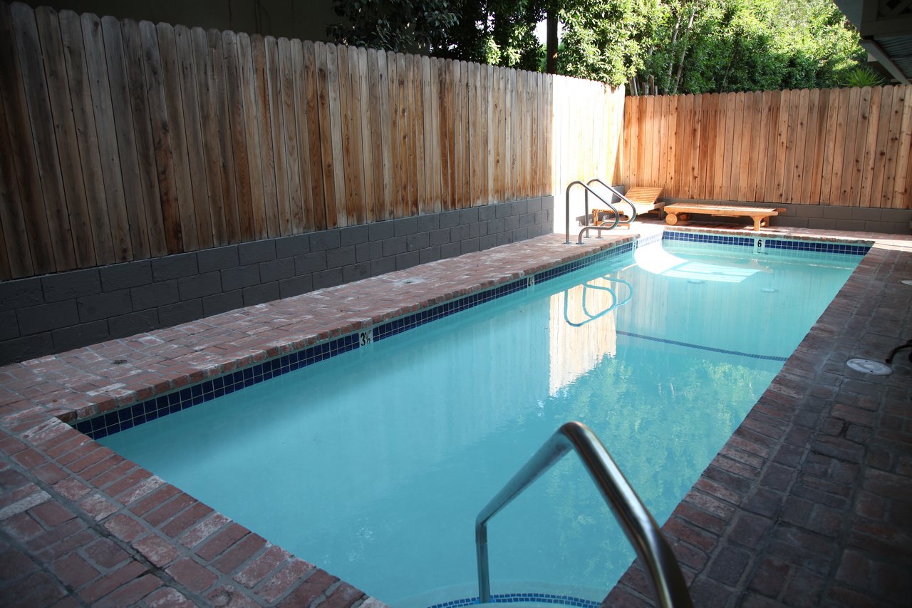 700 Westmount Dr #105