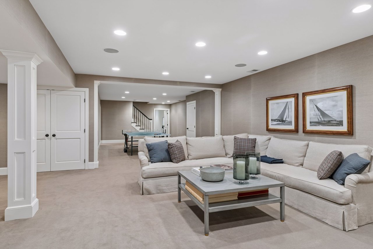 235 Hollander Road, Wayzata
