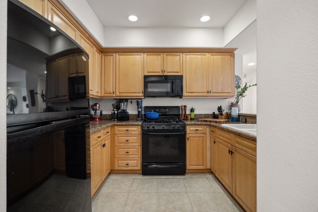 4400 Cartwright Ave Unit: 102, Toluca Lake