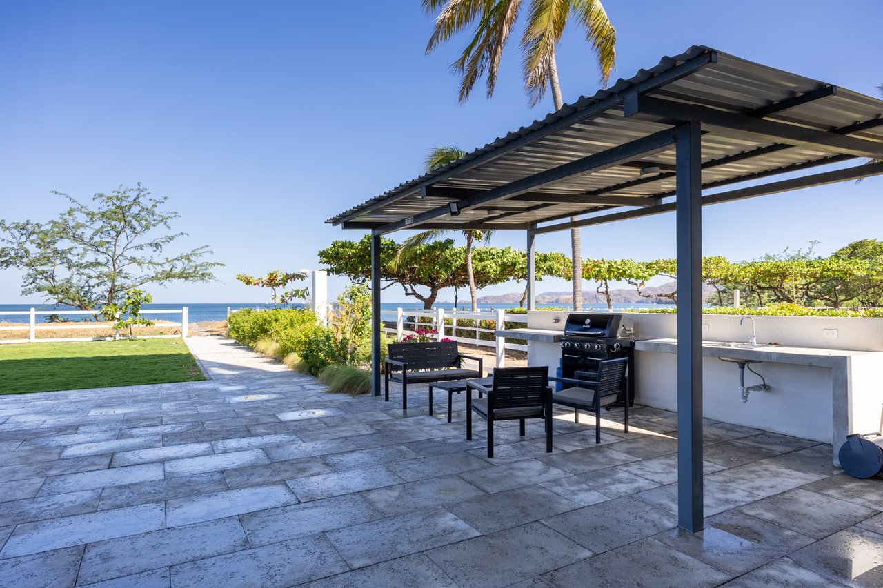Golden Palms #4: Modern Beachfront Condo in Playa Potrero | 2 Bed, 2 Bath