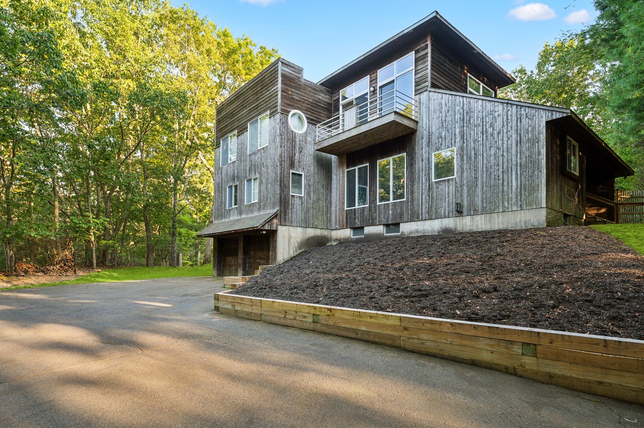 3392 Noyack Road