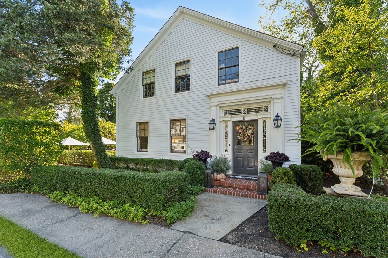 11 Howard Street