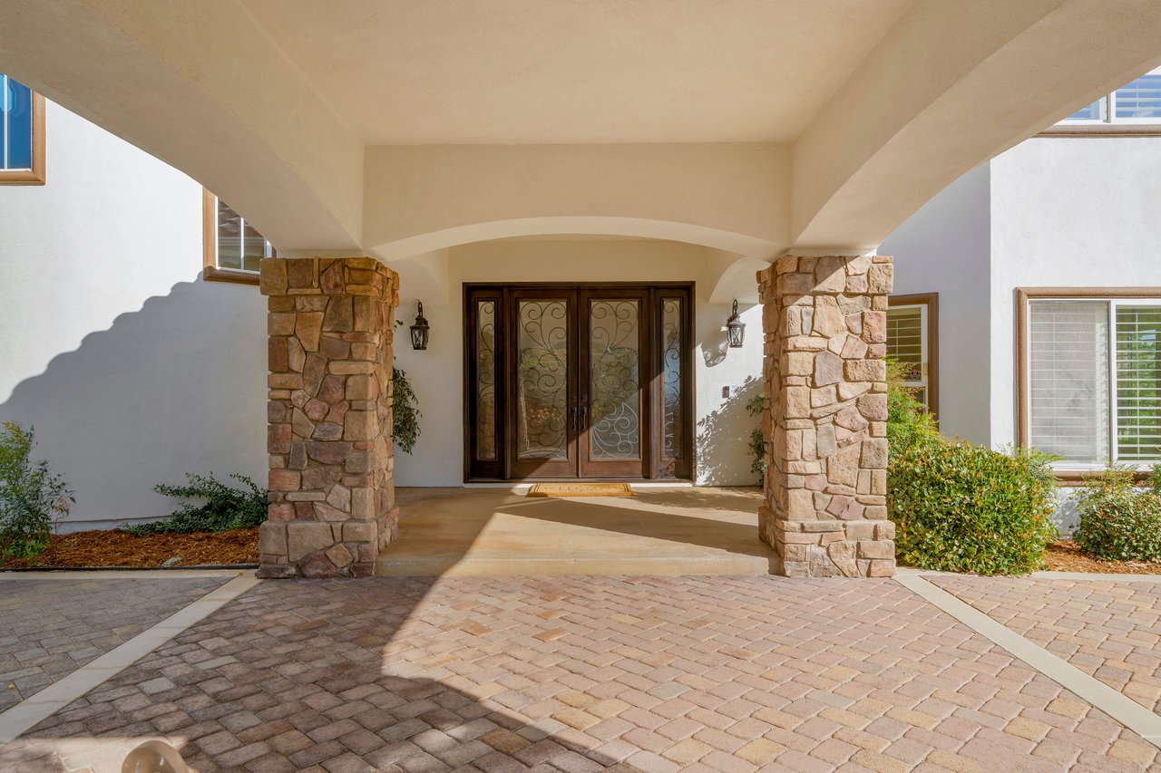21100 Paseo Montana