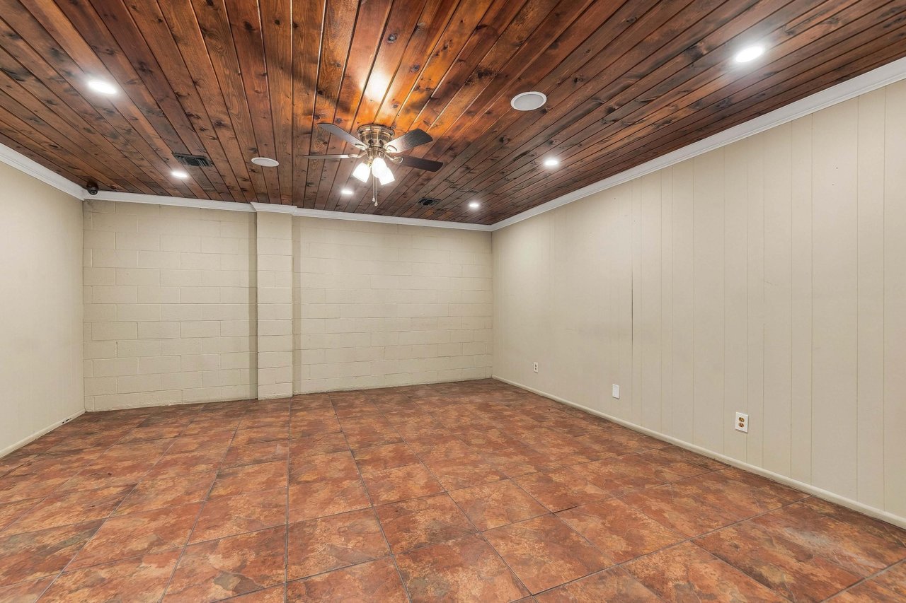 2823 N. San Fernando 