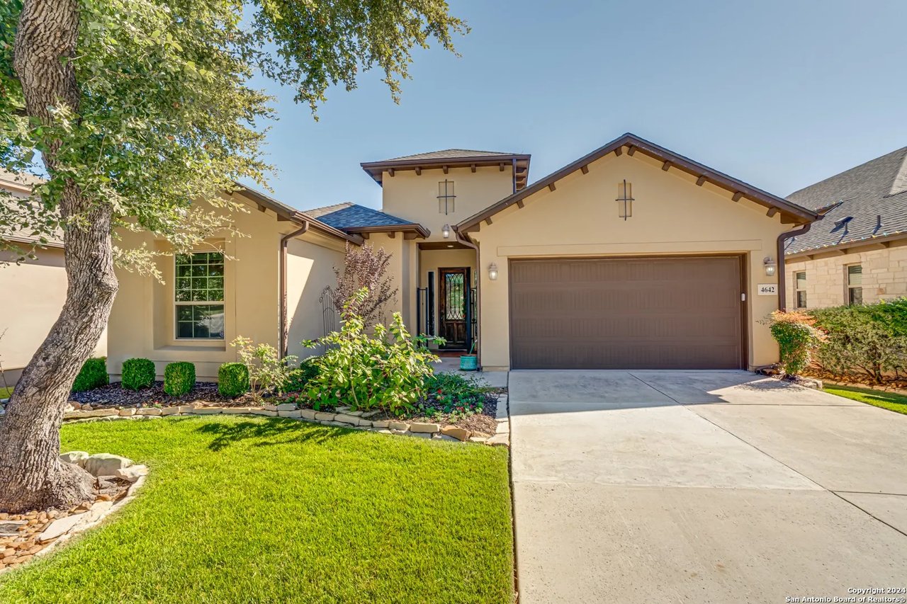 4642 Amorosa Way