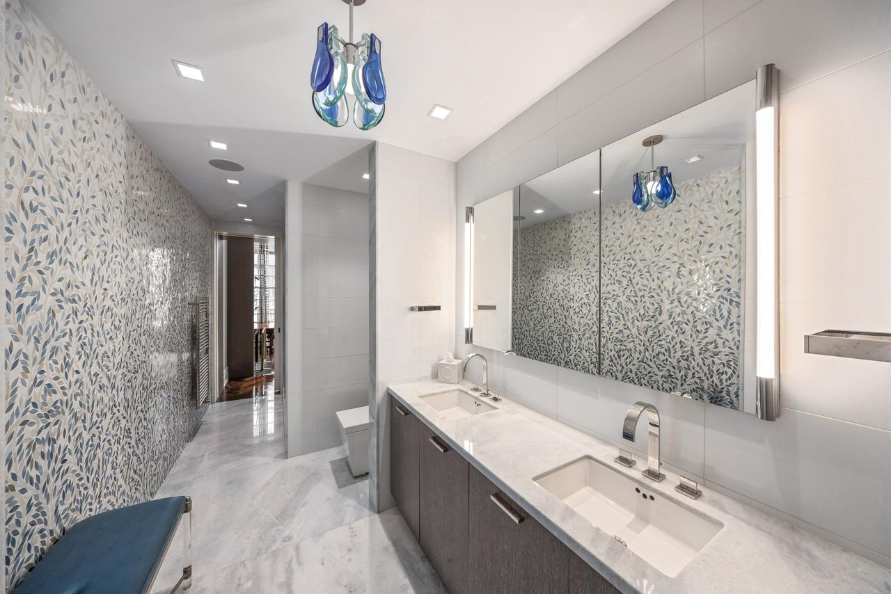 180 E 75TH St - In Contract