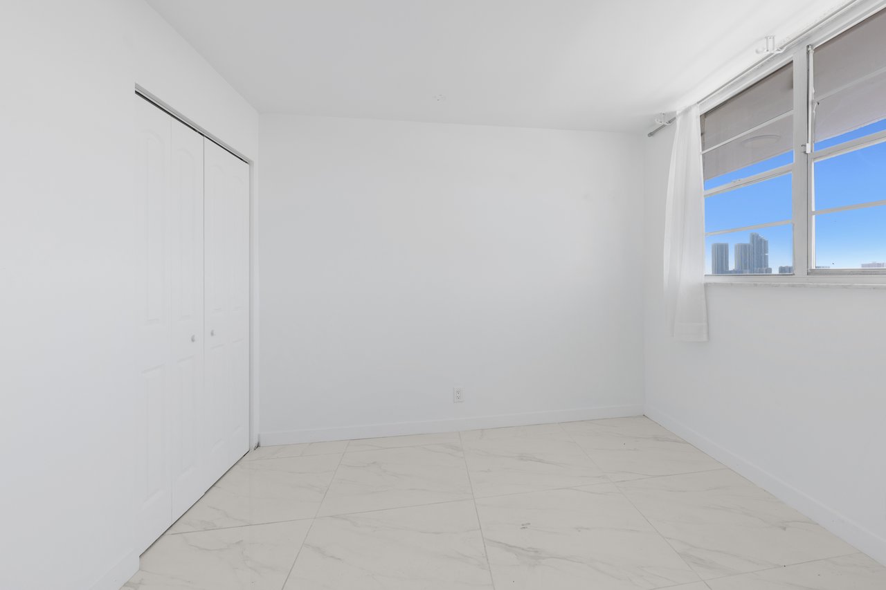 3545 NE 166th St #1004 North Miami Beach