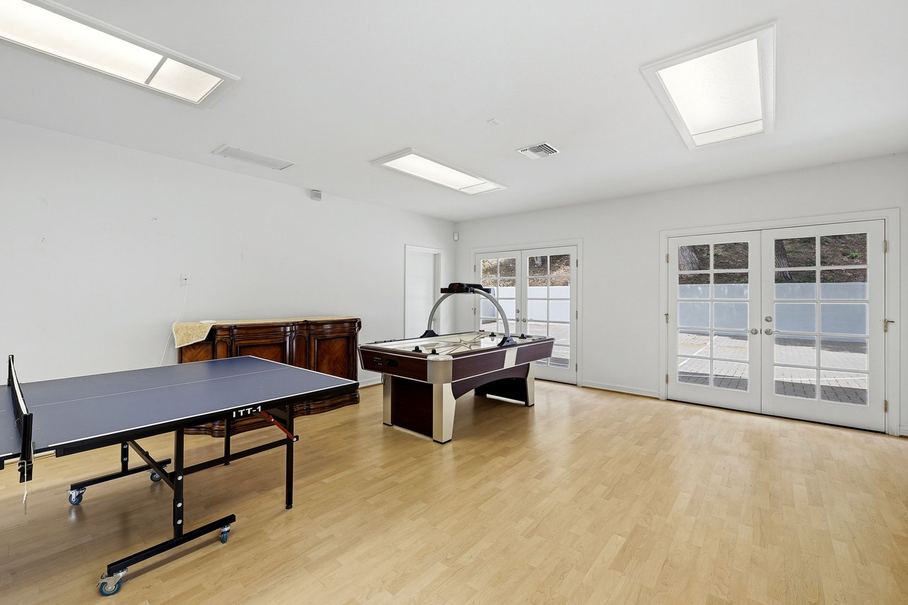 24317 Bridle Trail Rd